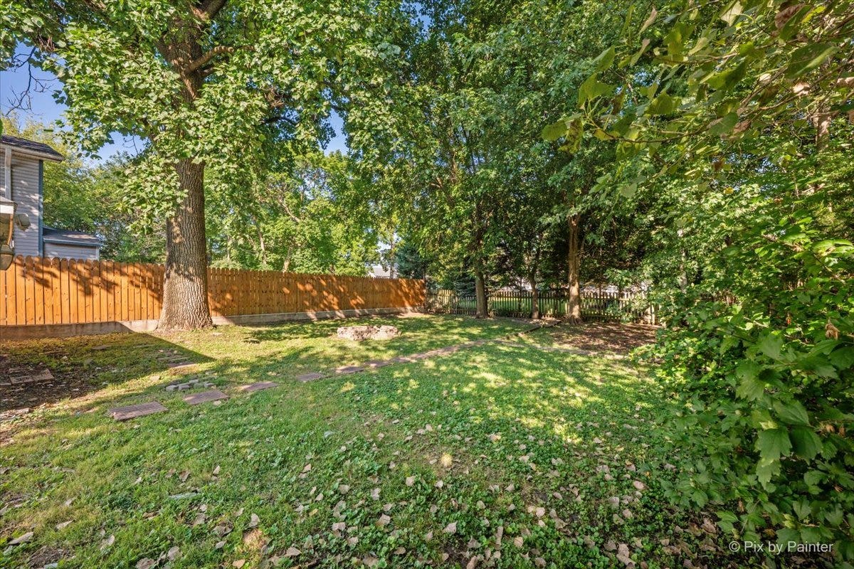 468 Locust Street, Elgin, IL 60123 468 Locust Street, Elgin, IL 60123