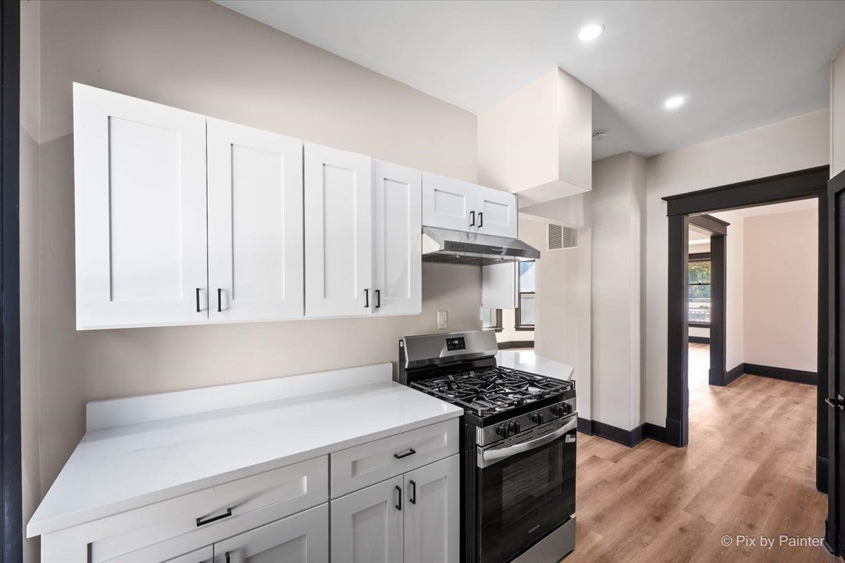 468 Locust Street, Elgin, IL 60123 468 Locust Street, Elgin, IL 60123