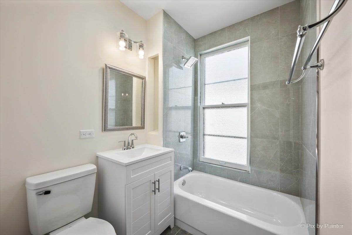 468 Locust Street, Elgin, IL 60123 468 Locust Street, Elgin, IL 60123