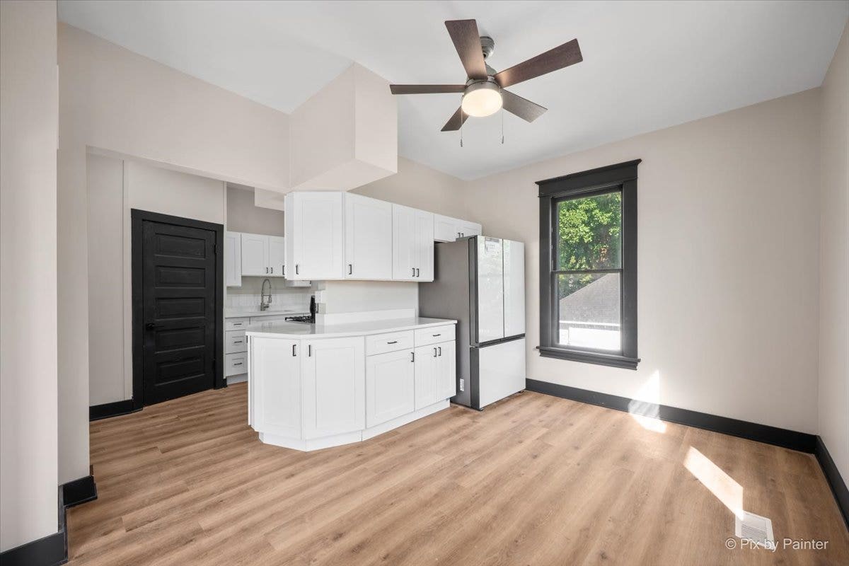468 Locust Street, Elgin, IL 60123 468 Locust Street, Elgin, IL 60123