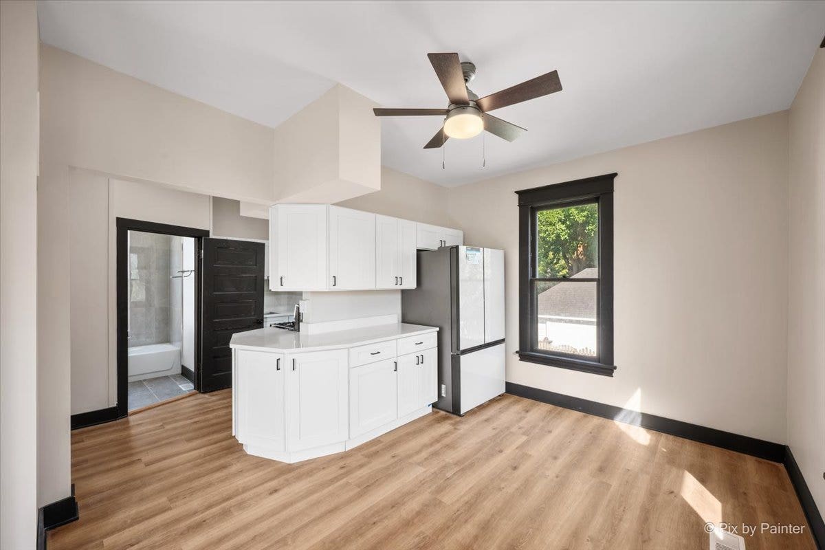 468 Locust Street, Elgin, IL 60123 468 Locust Street, Elgin, IL 60123