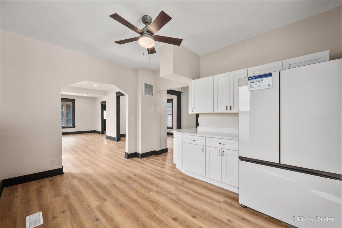 468 Locust Street, Elgin, IL 60123 468 Locust Street, Elgin, IL 60123