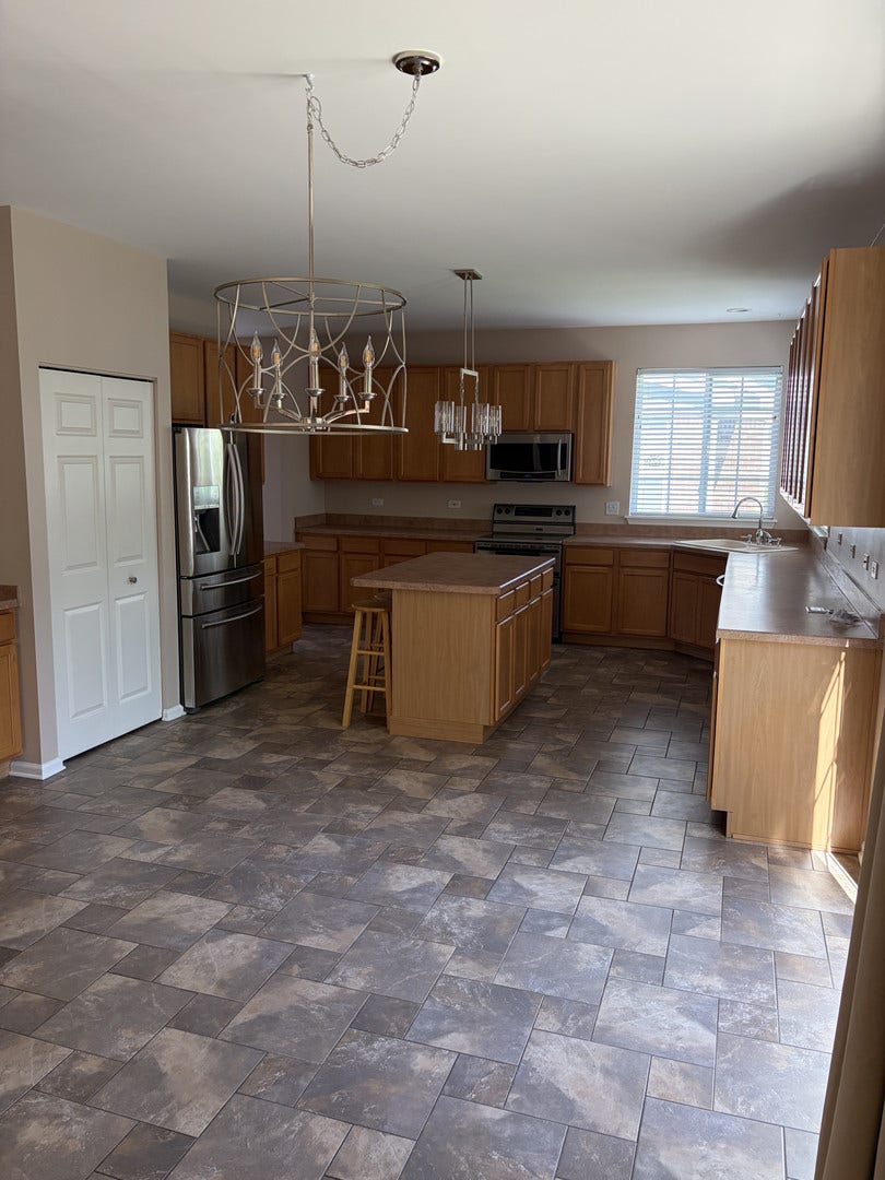 573 Crooked Stick Court, Vernon Hills, IL 60061