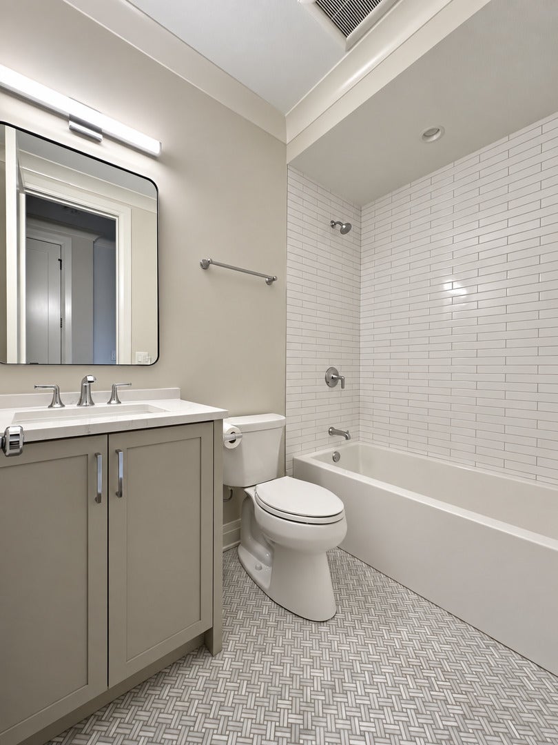 1834 N Hudson Avenue, #2, Chicago, IL 60614 1834 N Hudson Avenue, #2, Chicago, IL 60614