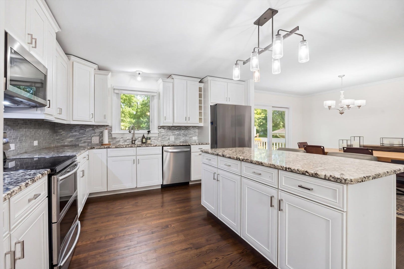 1125 59th Street, Downers Grove, IL 60516