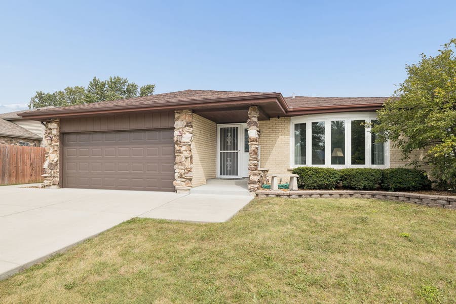 Property photo for 5222 Laramie Court, Oak Forest, IL