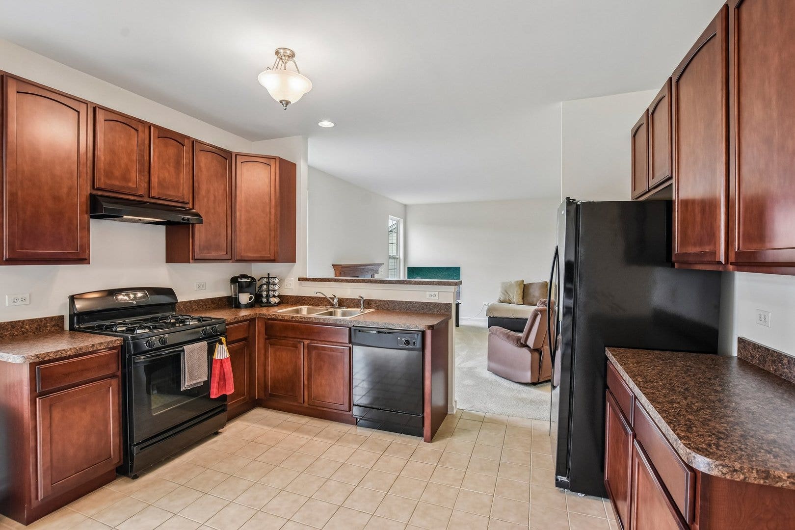 586 WEXFORD Drive, Elgin, IL 60124 586 WEXFORD Drive, Elgin, IL 60124