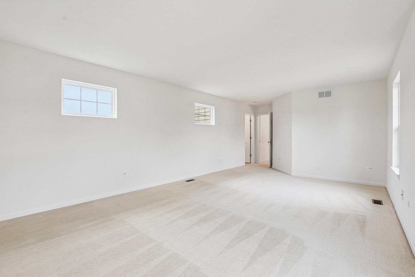 586 WEXFORD Drive, Elgin, IL 60124 586 WEXFORD Drive, Elgin, IL 60124