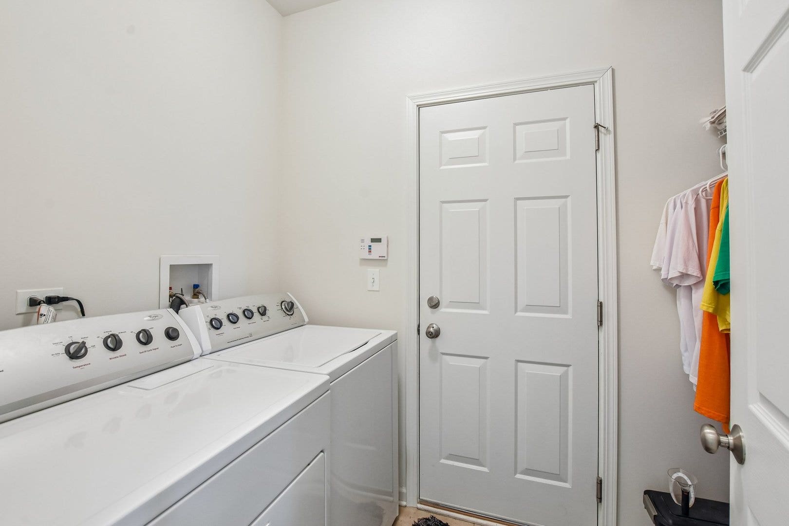 586 WEXFORD Drive, Elgin, IL 60124 586 WEXFORD Drive, Elgin, IL 60124