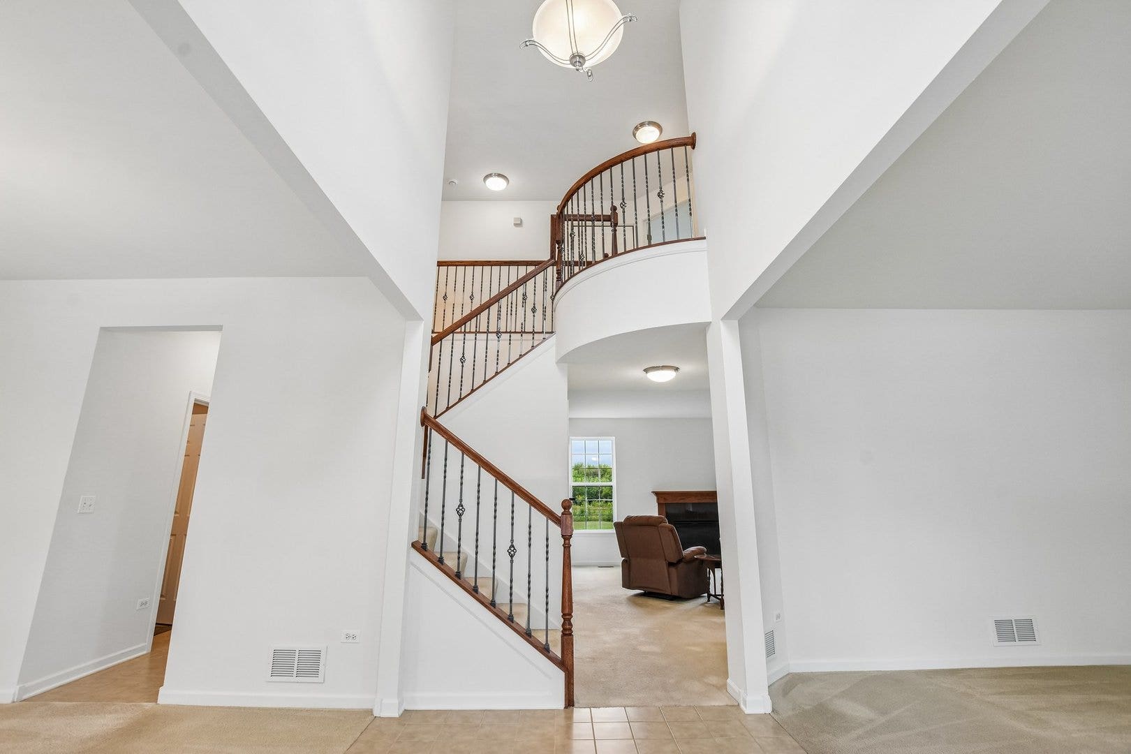 586 WEXFORD Drive, Elgin, IL 60124 586 WEXFORD Drive, Elgin, IL 60124