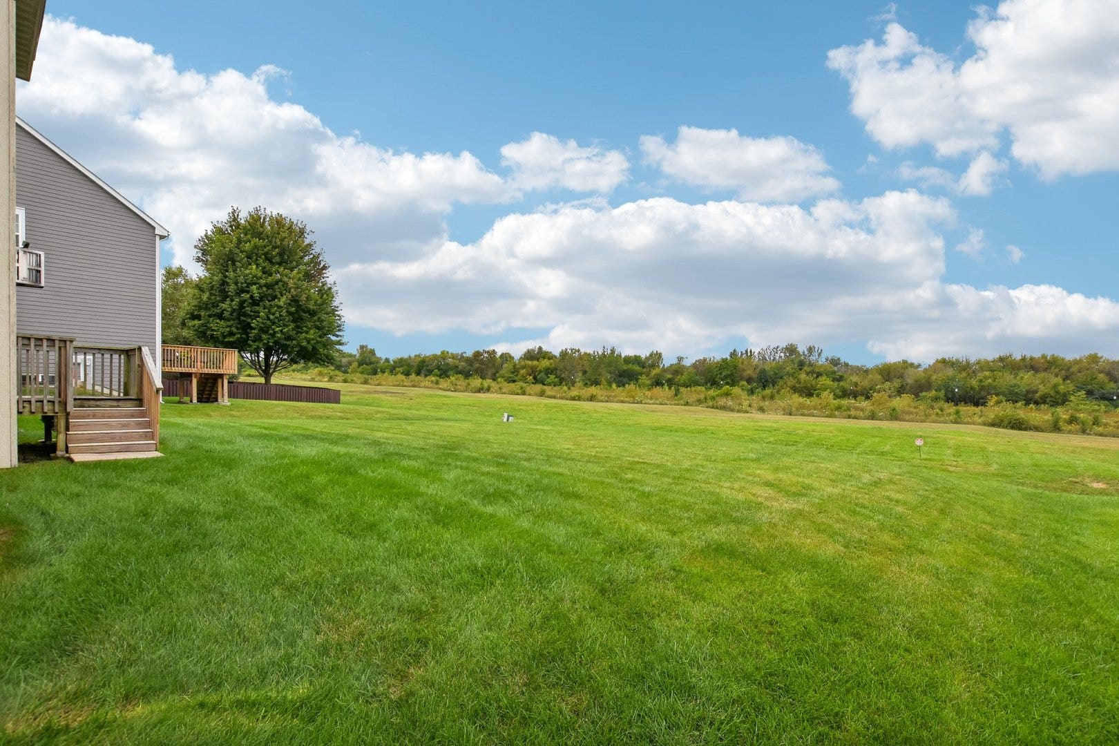 586 WEXFORD Drive, Elgin, IL 60124 586 WEXFORD Drive, Elgin, IL 60124