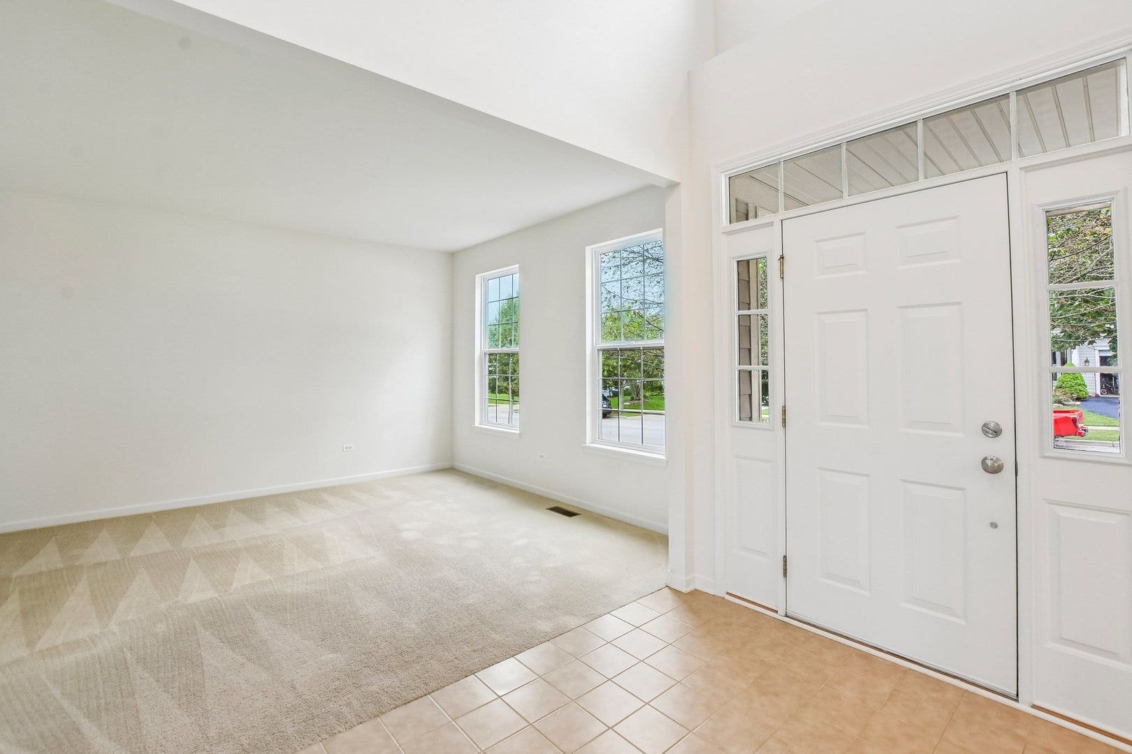 586 WEXFORD Drive, Elgin, IL 60124 586 WEXFORD Drive, Elgin, IL 60124