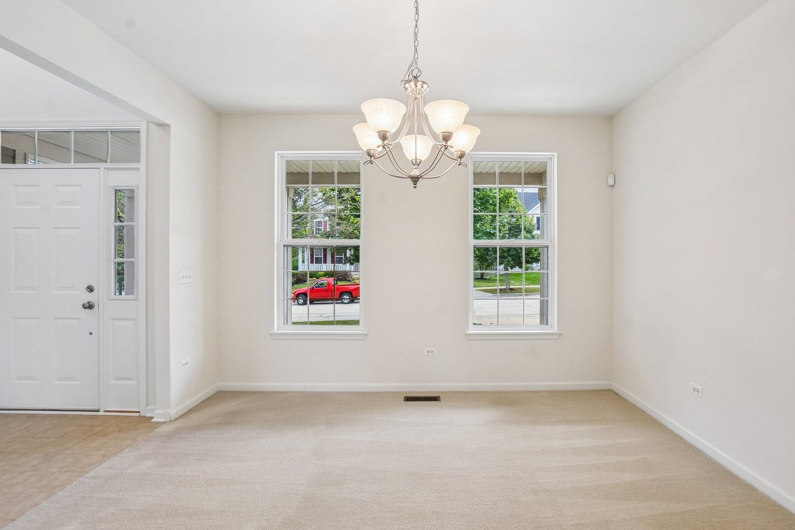586 WEXFORD Drive, Elgin, IL 60124 586 WEXFORD Drive, Elgin, IL 60124