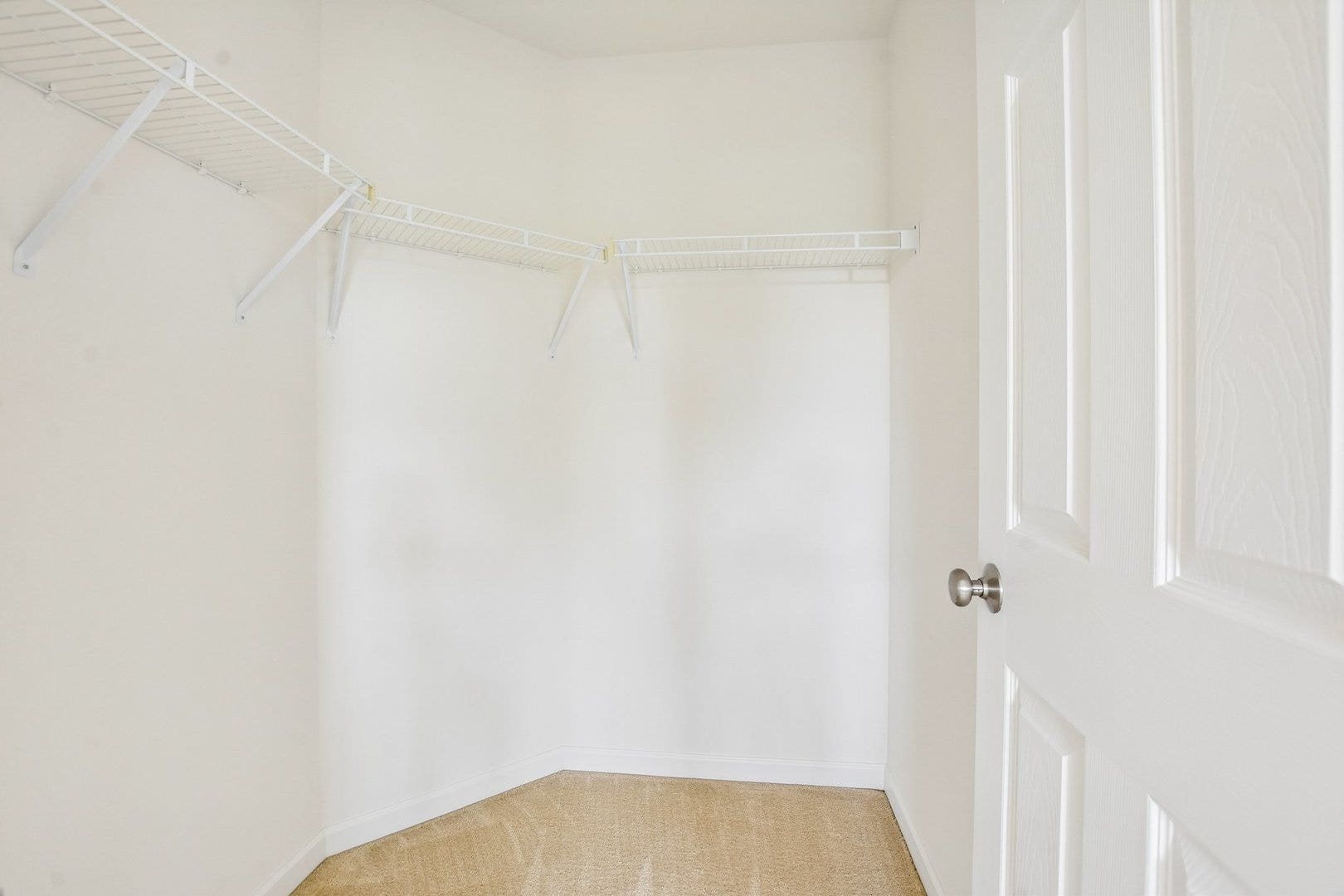 586 WEXFORD Drive, Elgin, IL 60124 586 WEXFORD Drive, Elgin, IL 60124