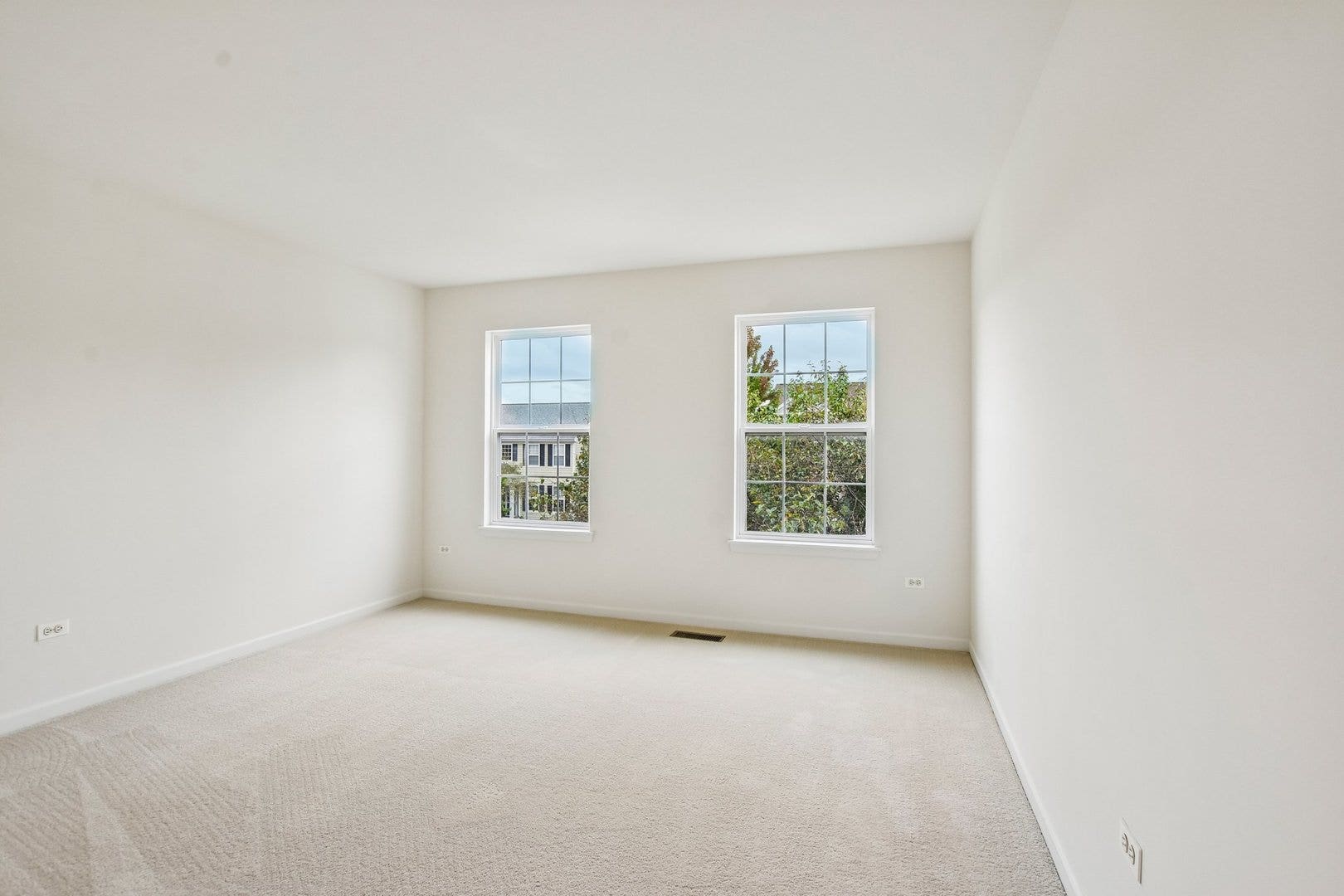 586 WEXFORD Drive, Elgin, IL 60124 586 WEXFORD Drive, Elgin, IL 60124