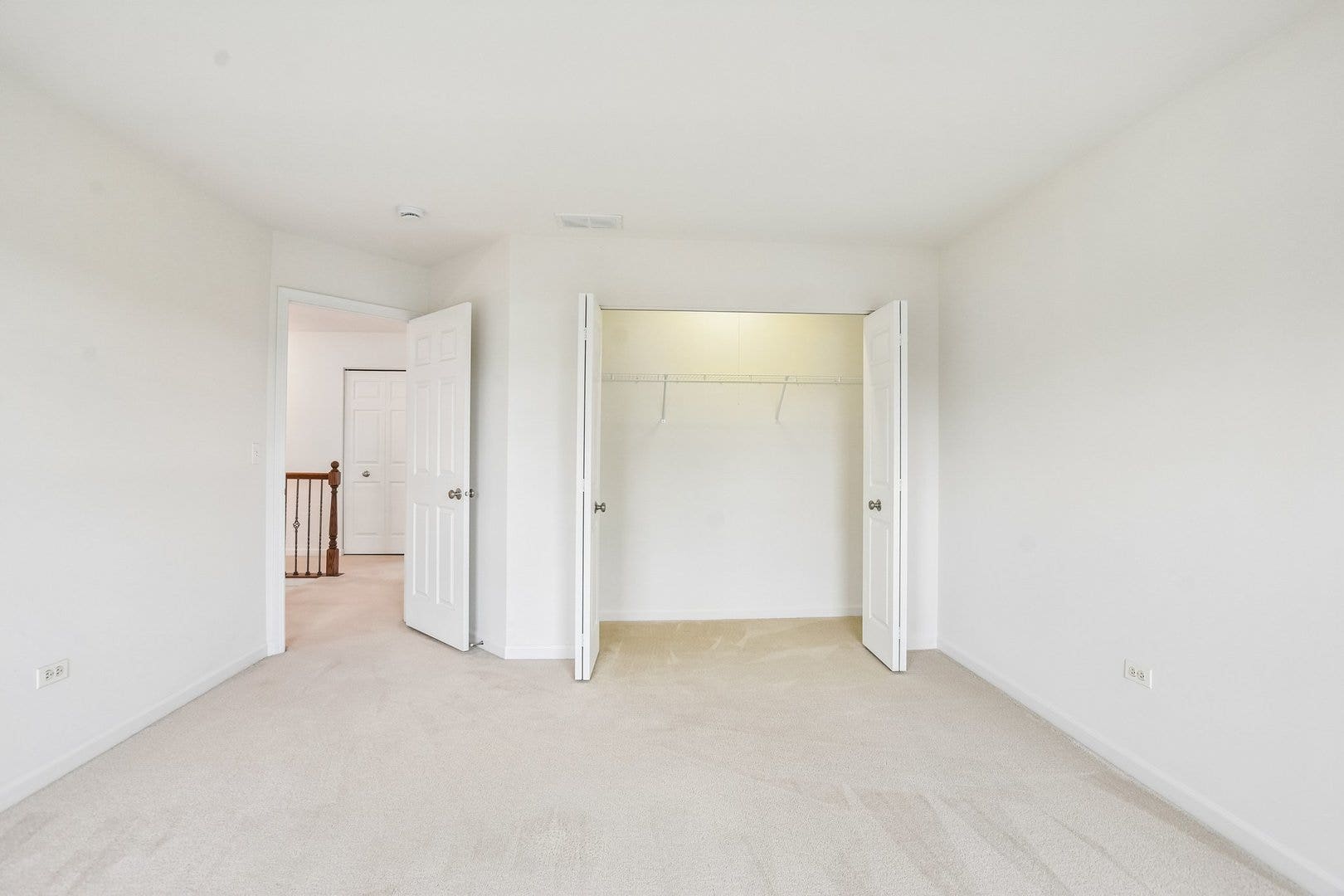 586 WEXFORD Drive, Elgin, IL 60124 586 WEXFORD Drive, Elgin, IL 60124