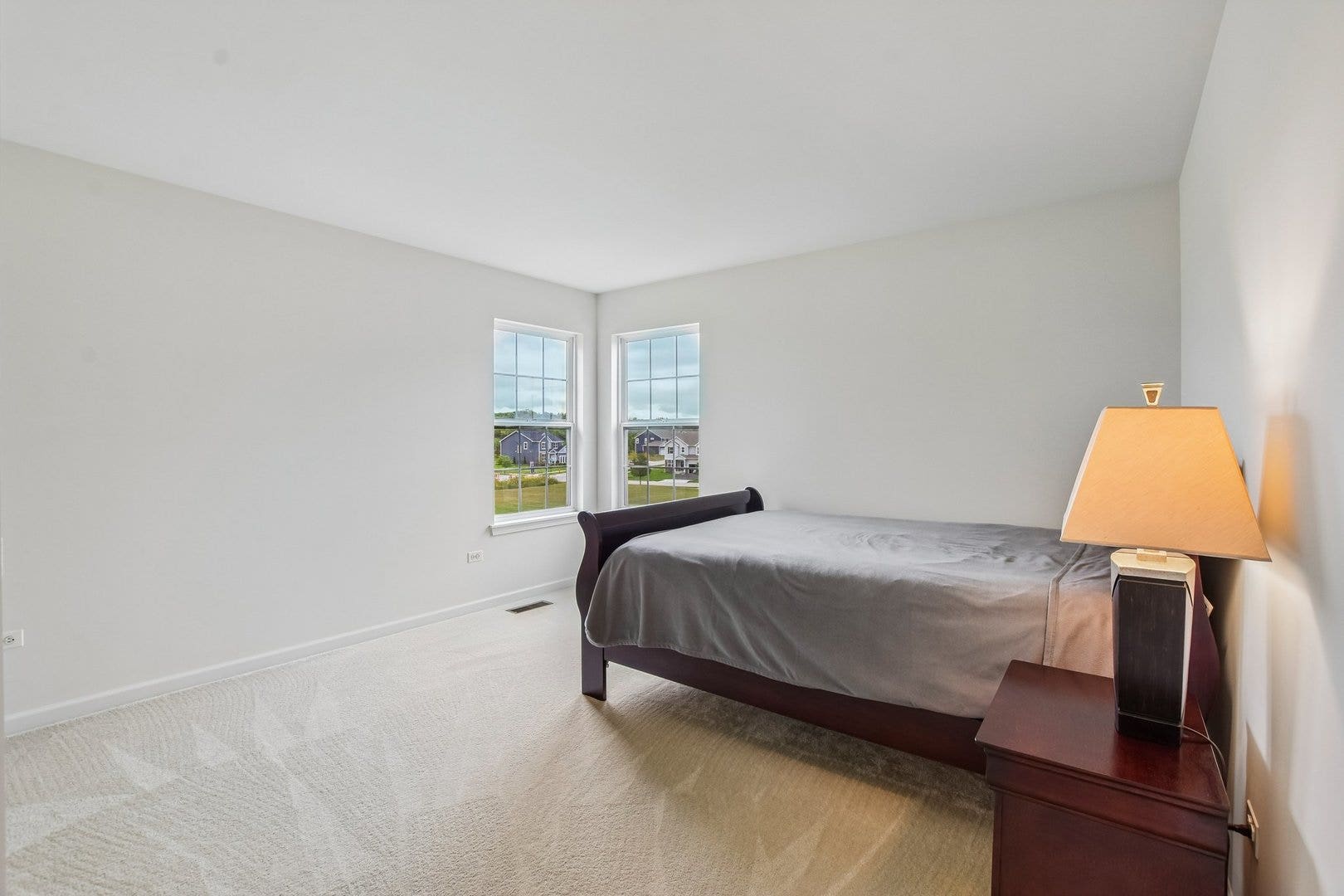 586 WEXFORD Drive, Elgin, IL 60124 586 WEXFORD Drive, Elgin, IL 60124