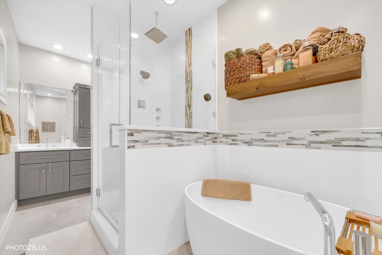 1647 N Winchester Avenue, #A, Chicago, IL 60622