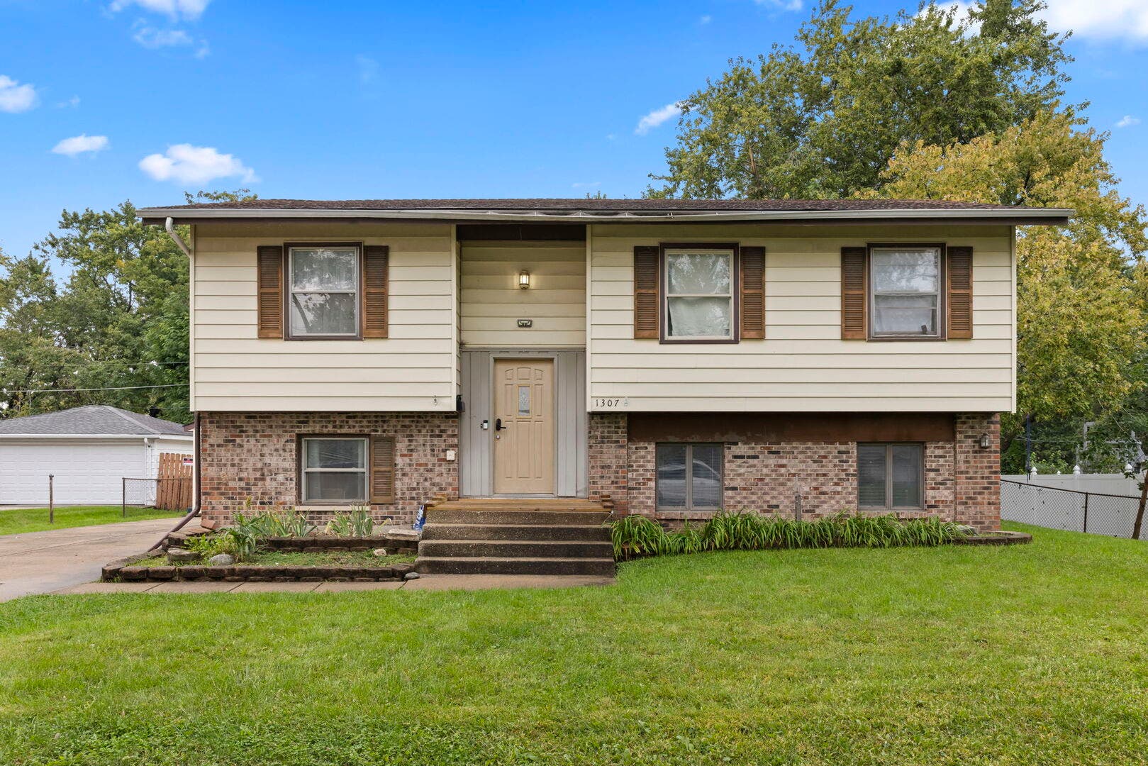 1307 Edgerton Drive, Joliet, IL 60435 1307 Edgerton Drive, Joliet, IL 60435