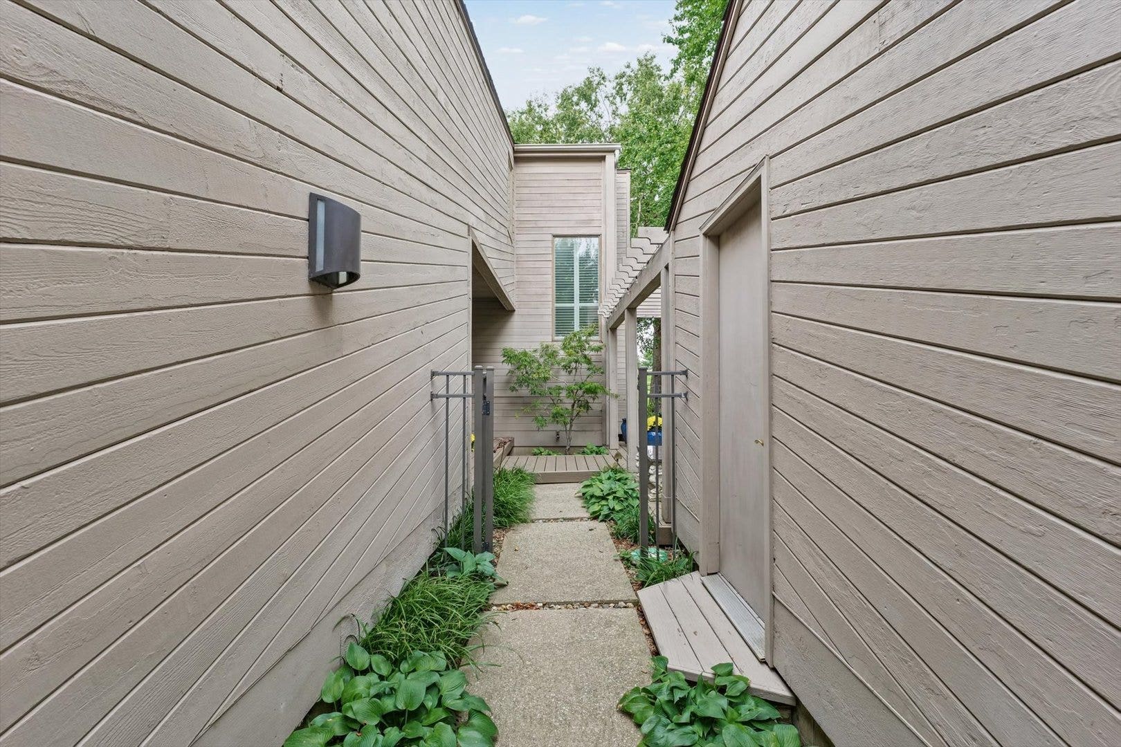 2320 Briar Hill Drive, #0, Champaign, IL 61822 2320 Briar Hill Drive, #0, Champaign, IL 61822