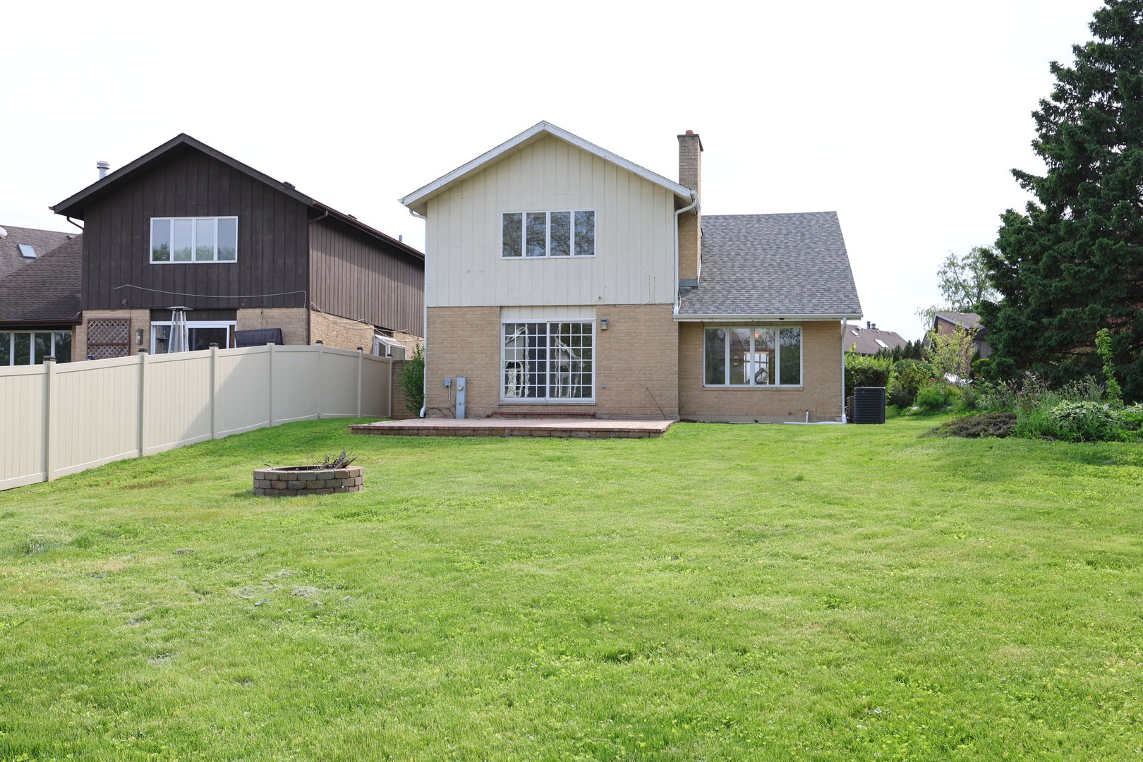 8315 Helen Court, Downers Grove, IL 60516 8315 Helen Court, Downers Grove, IL 60516