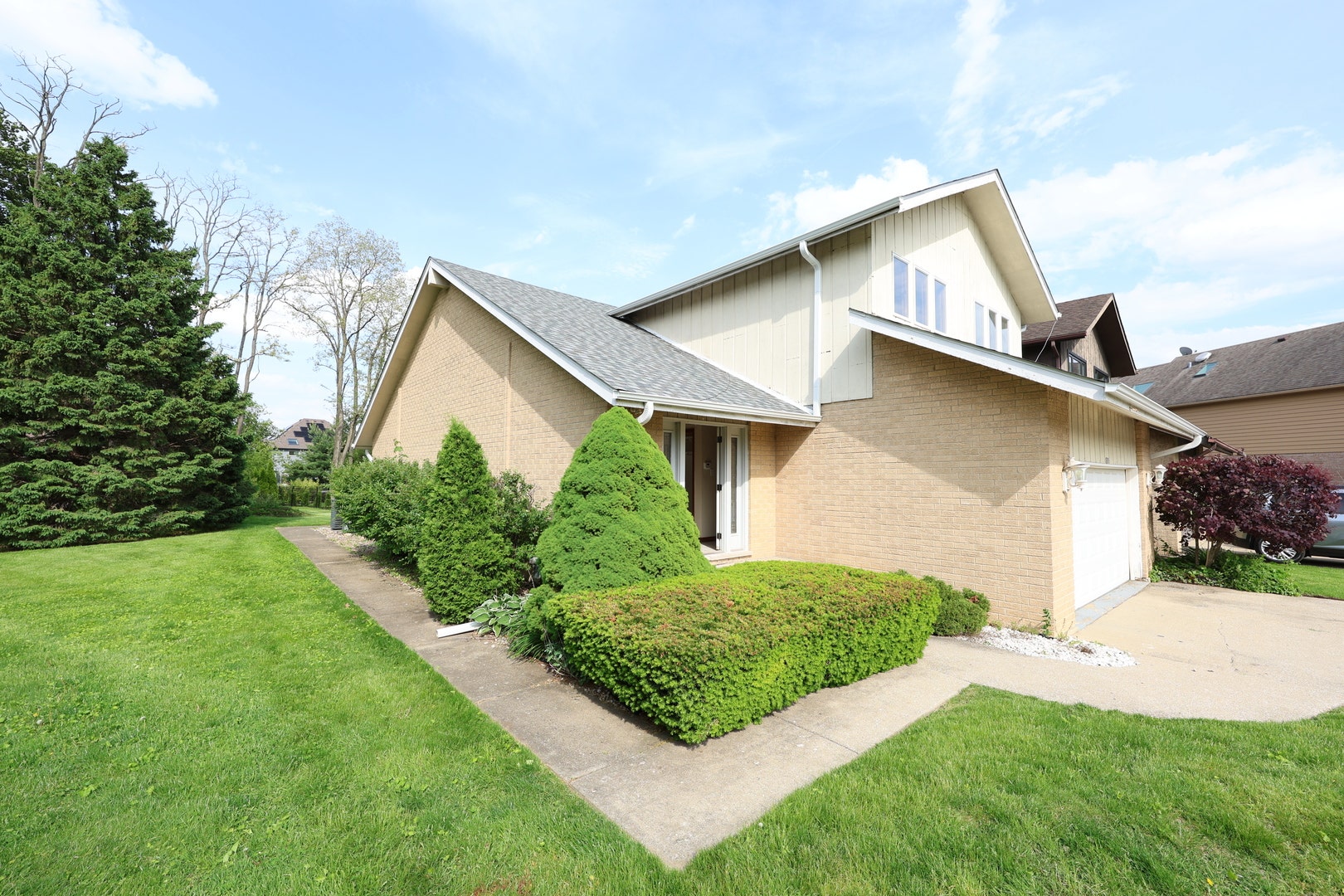 8315 Helen Court, Downers Grove, IL 60516 8315 Helen Court, Downers Grove, IL 60516