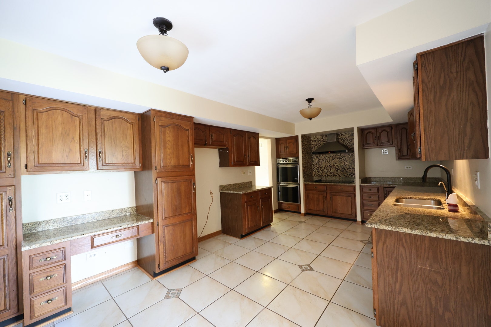 8315 Helen Court, Downers Grove, IL 60516 8315 Helen Court, Downers Grove, IL 60516