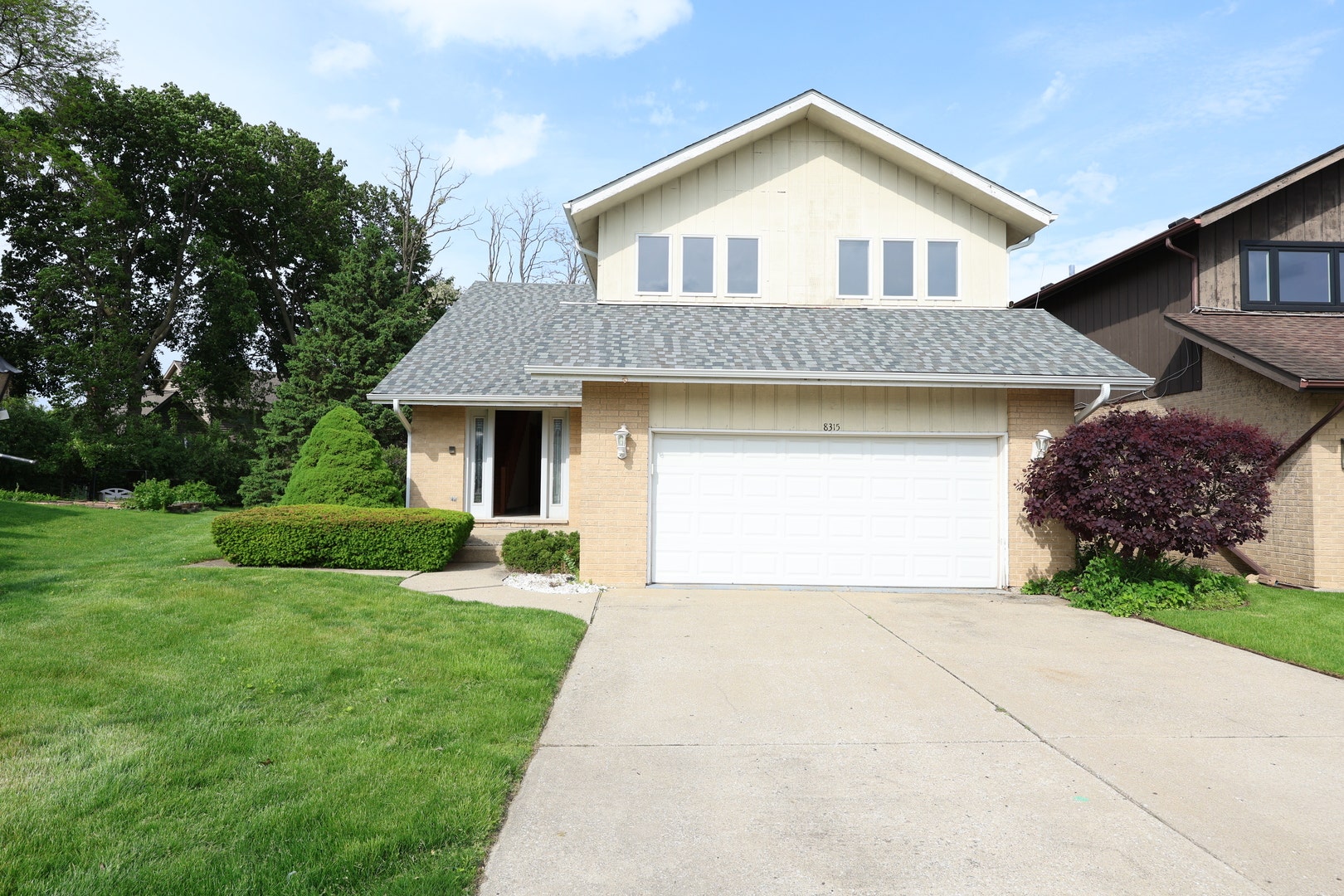 8315 Helen Court, Downers Grove, IL 60516 8315 Helen Court, Downers Grove, IL 60516