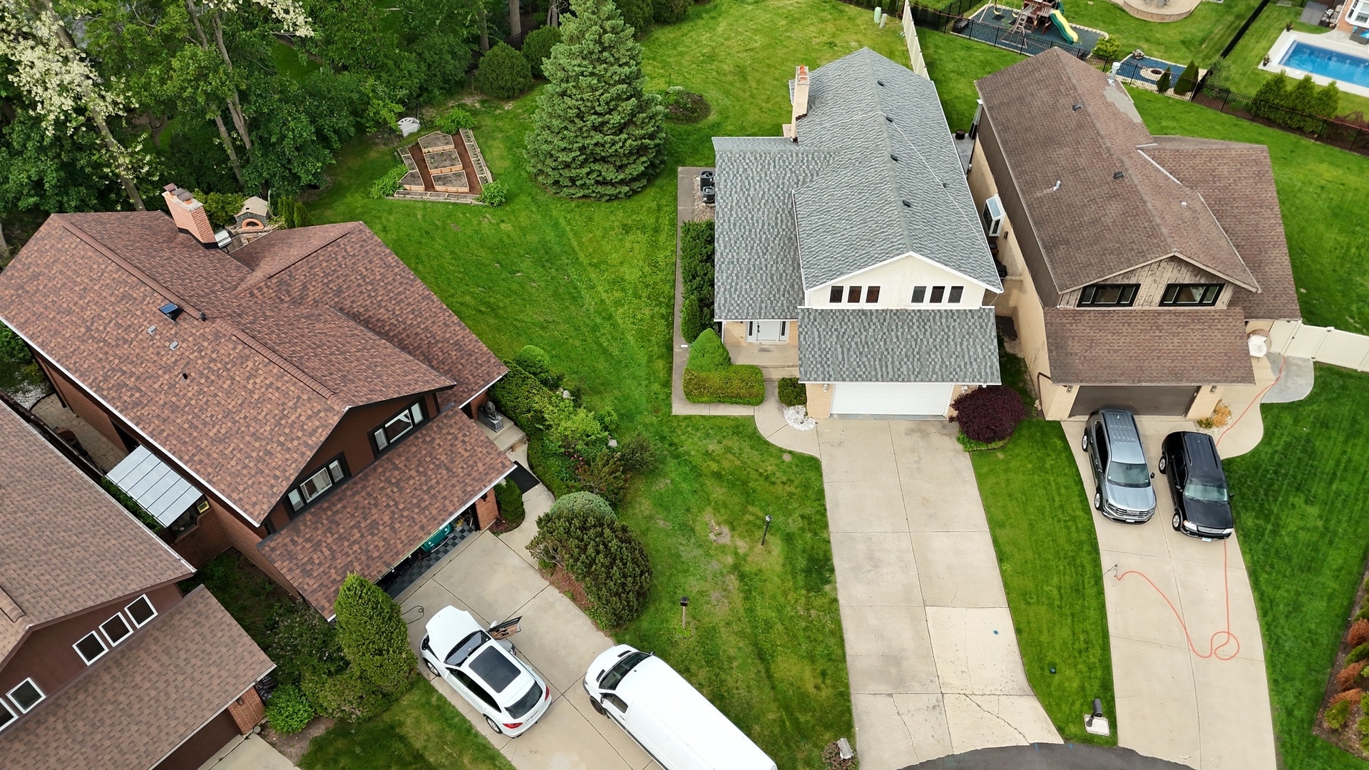 8315 Helen Court, Downers Grove, IL 60516 8315 Helen Court, Downers Grove, IL 60516