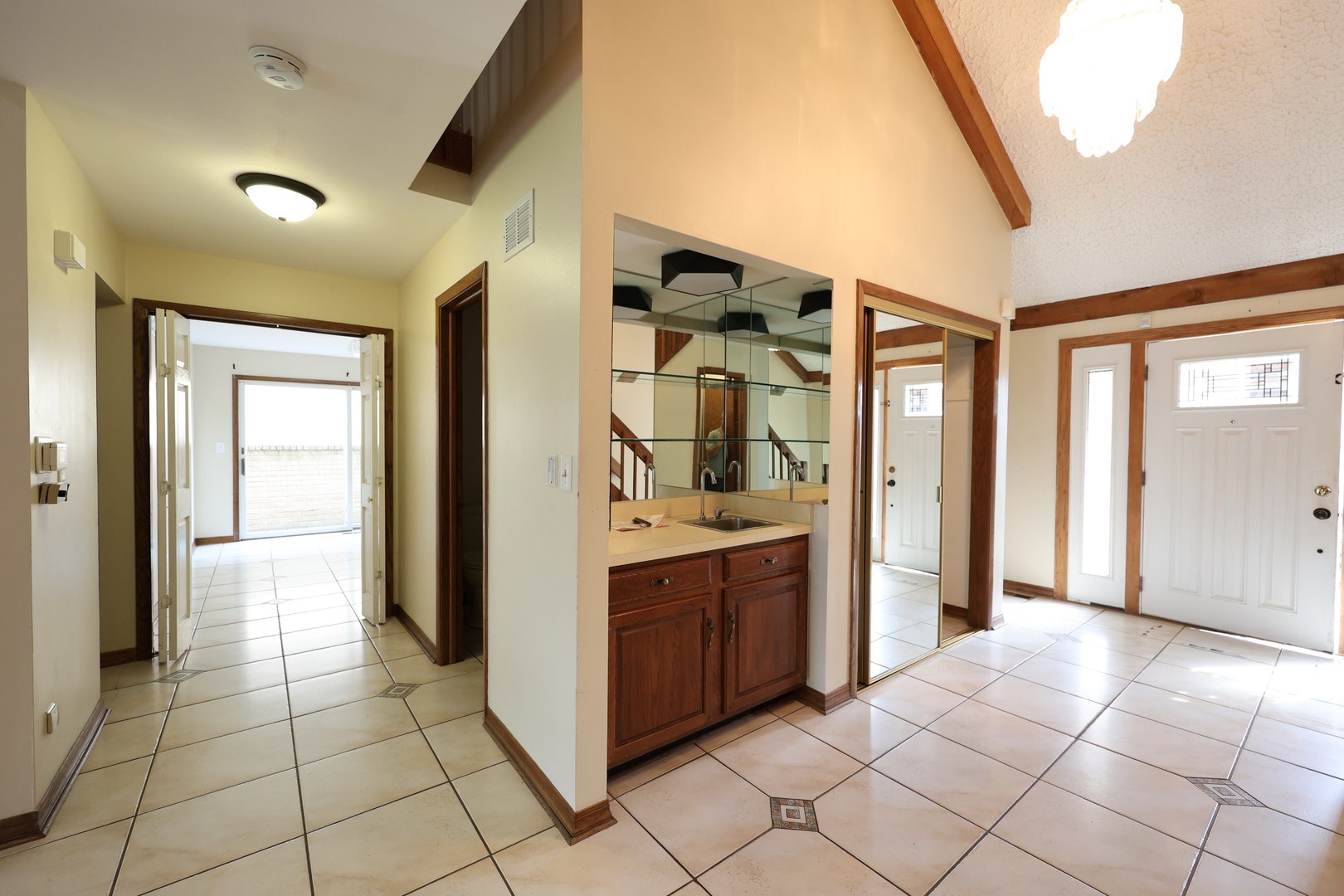 8315 Helen Court, Downers Grove, IL 60516 8315 Helen Court, Downers Grove, IL 60516
