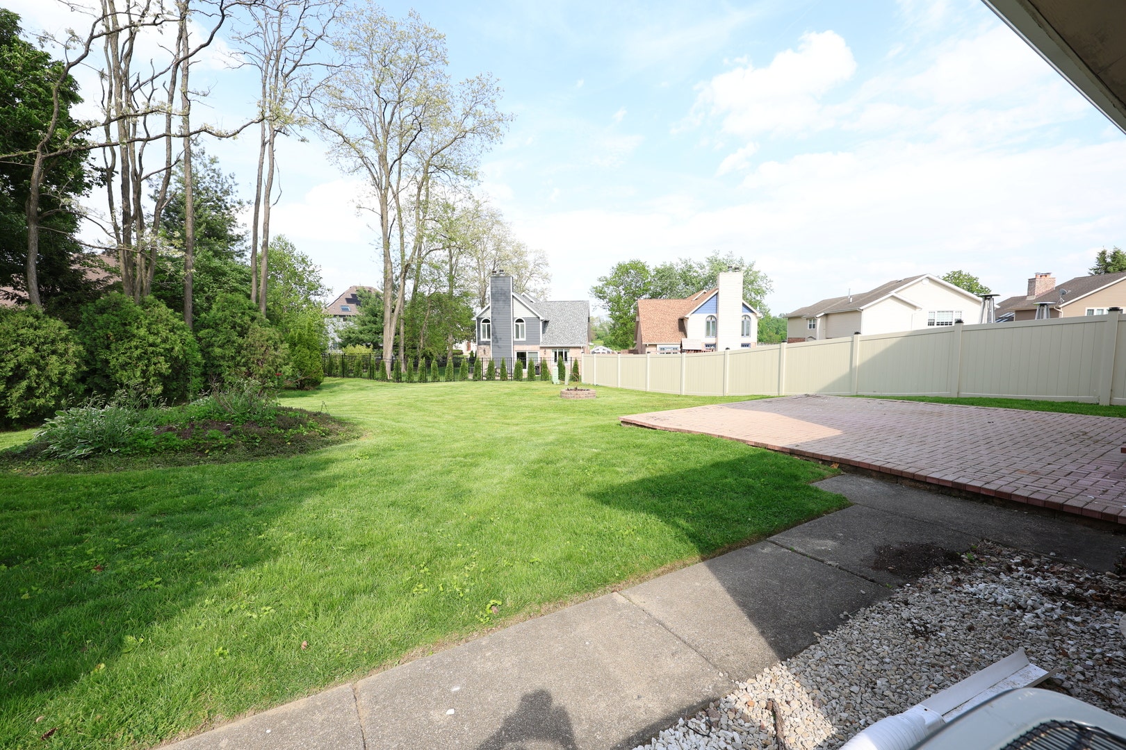 8315 Helen Court, Downers Grove, IL 60516 8315 Helen Court, Downers Grove, IL 60516