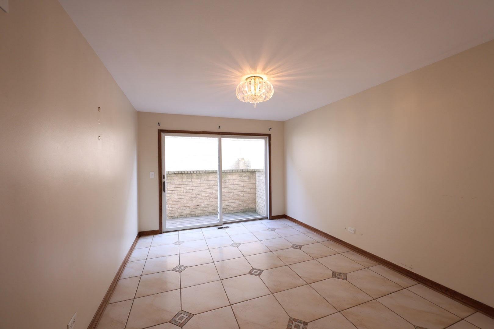 8315 Helen Court, Downers Grove, IL 60516 8315 Helen Court, Downers Grove, IL 60516