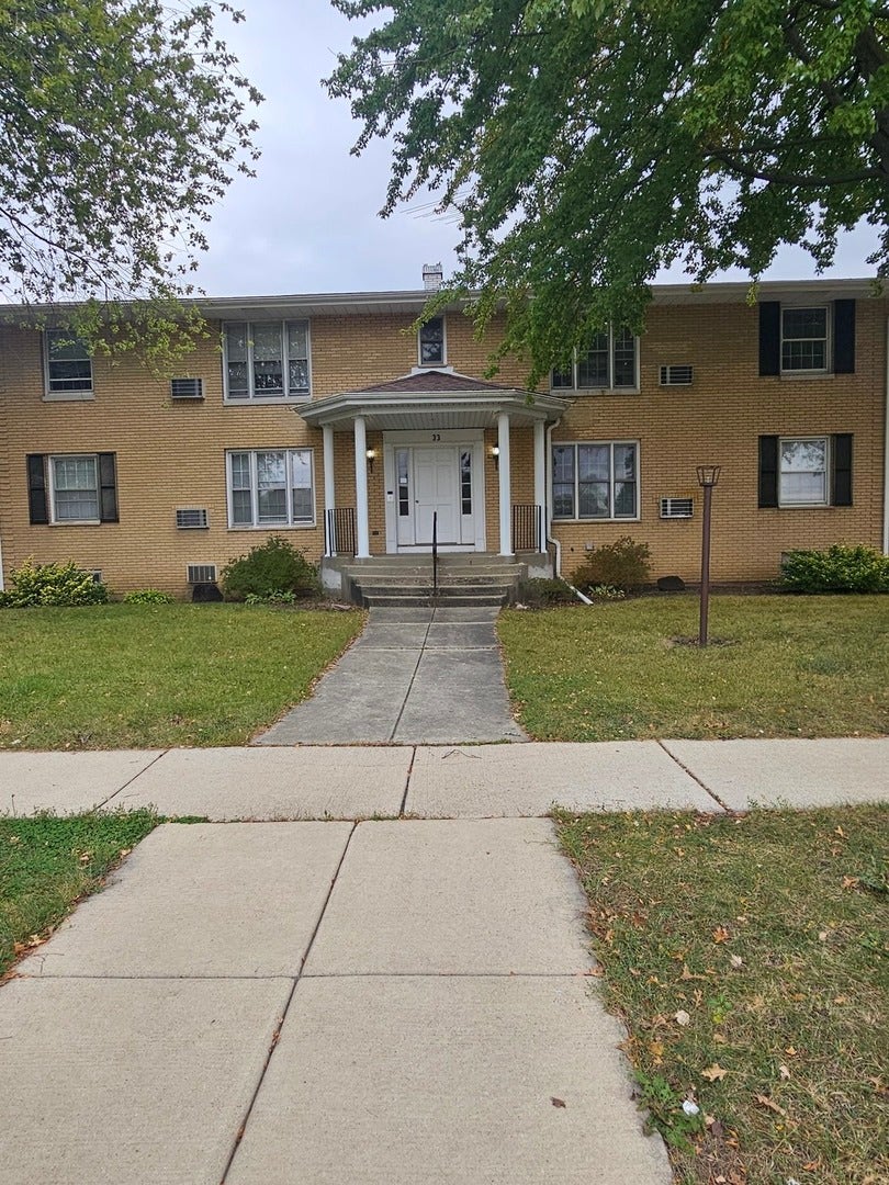 33 N Jane Drive, #5, Elgin, IL 60123 33 N Jane Drive, #5, Elgin, IL 60123