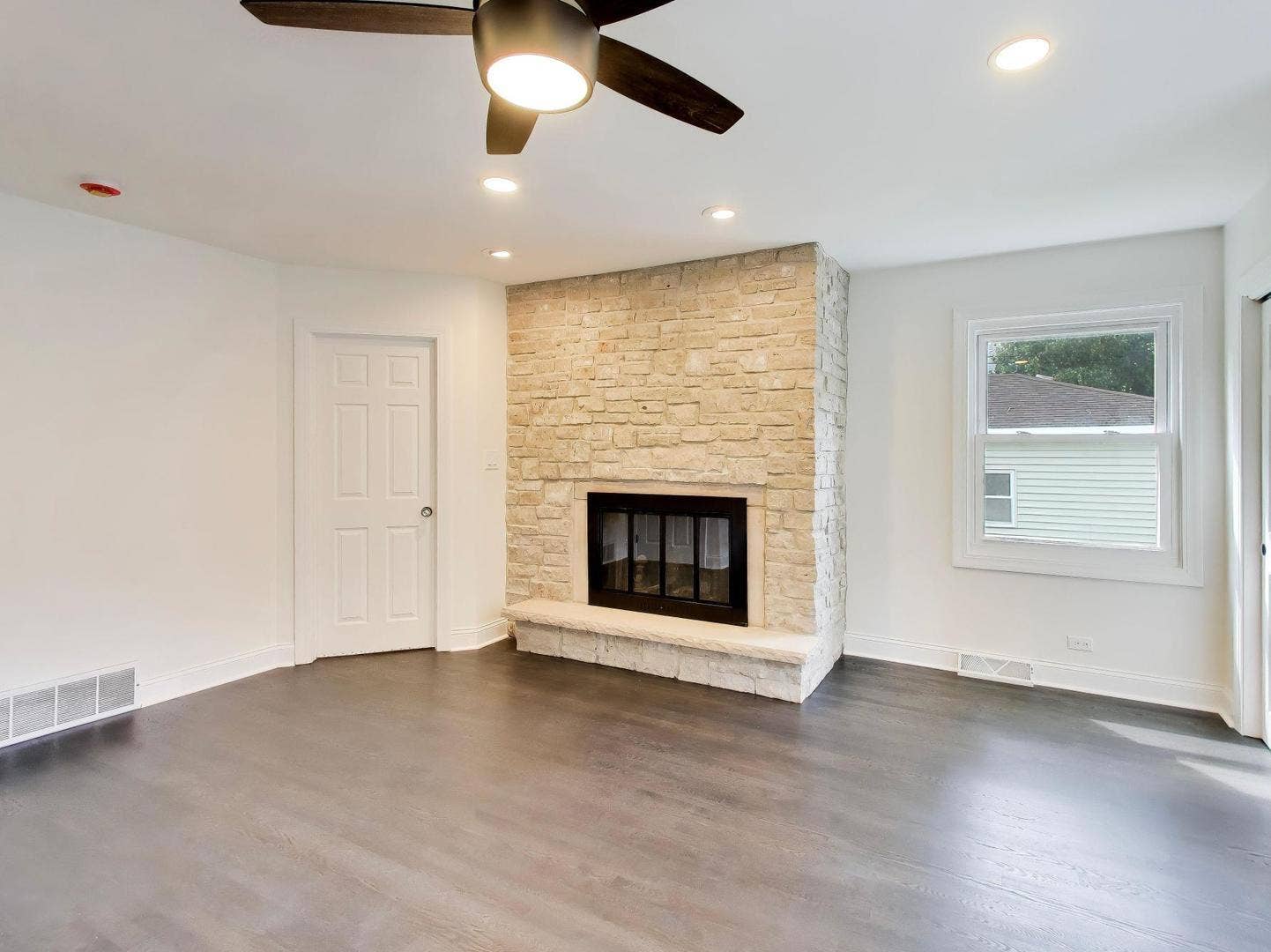 310 S Delphia Avenue, Park Ridge, IL 60068 310 S Delphia Avenue, Park Ridge, IL 60068