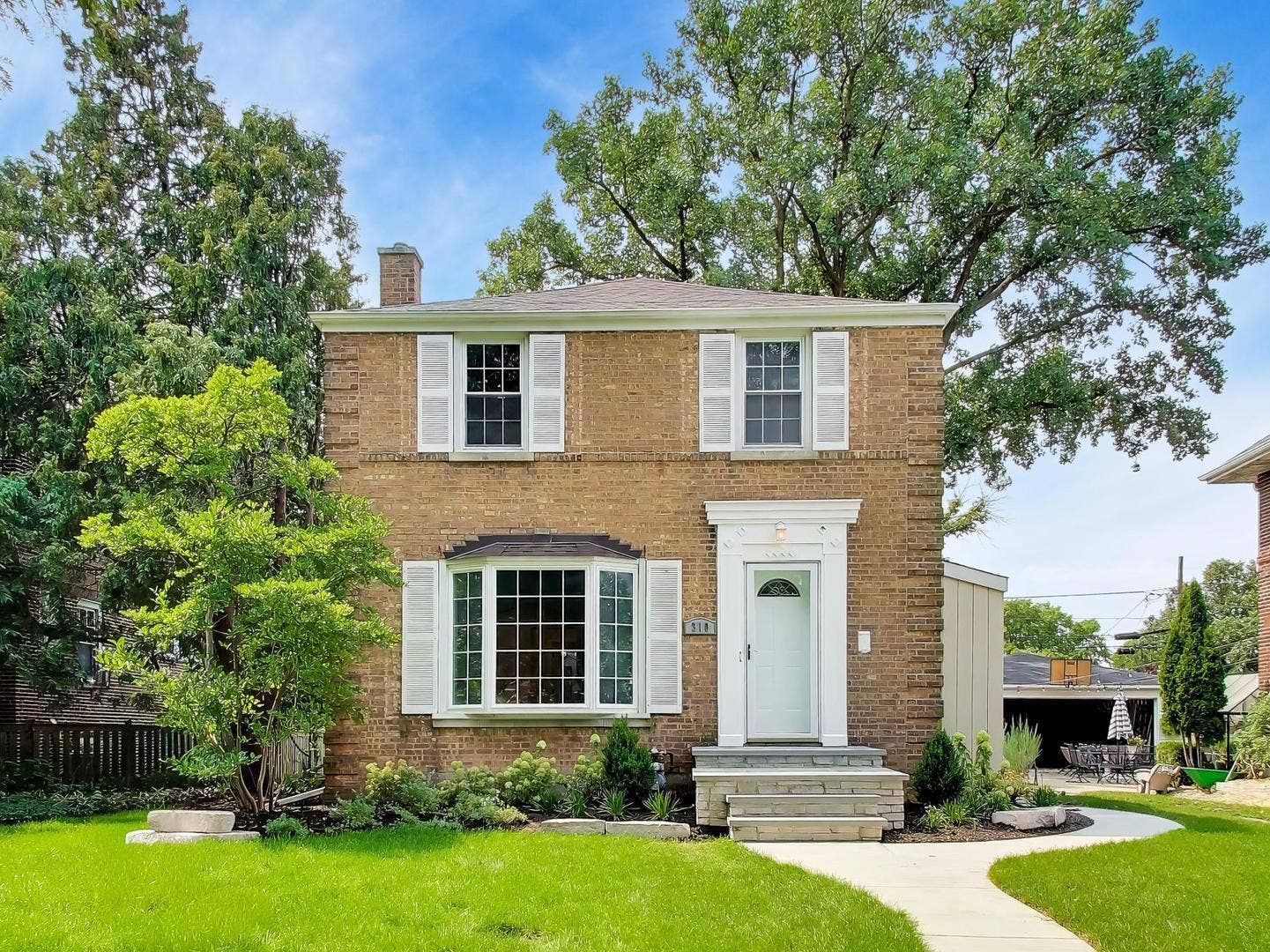 310 S Delphia Avenue, Park Ridge, IL 60068 310 S Delphia Avenue, Park Ridge, IL 60068