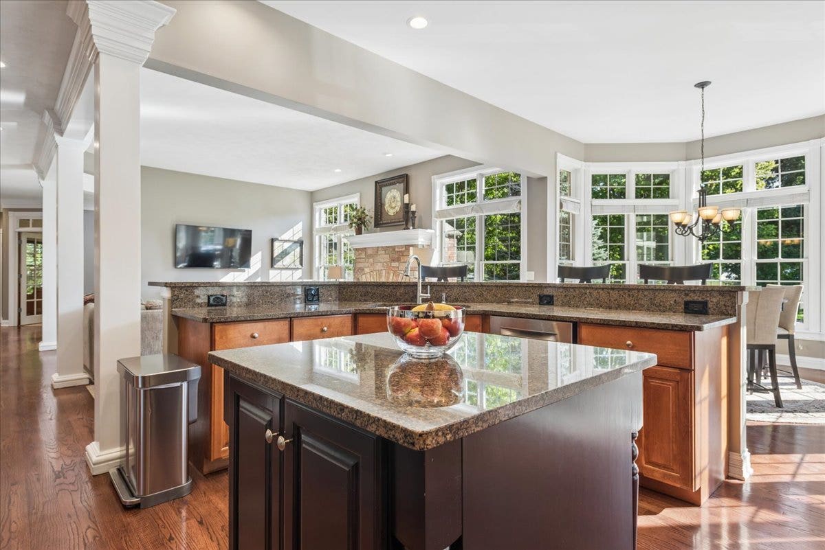 965 Sunflower Drive, Geneva, IL 60134