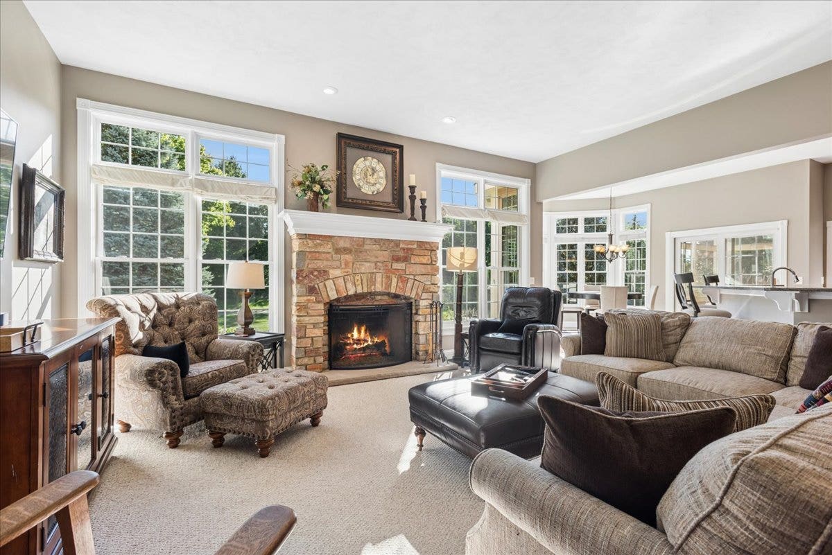 965 Sunflower Drive, Geneva, IL 60134