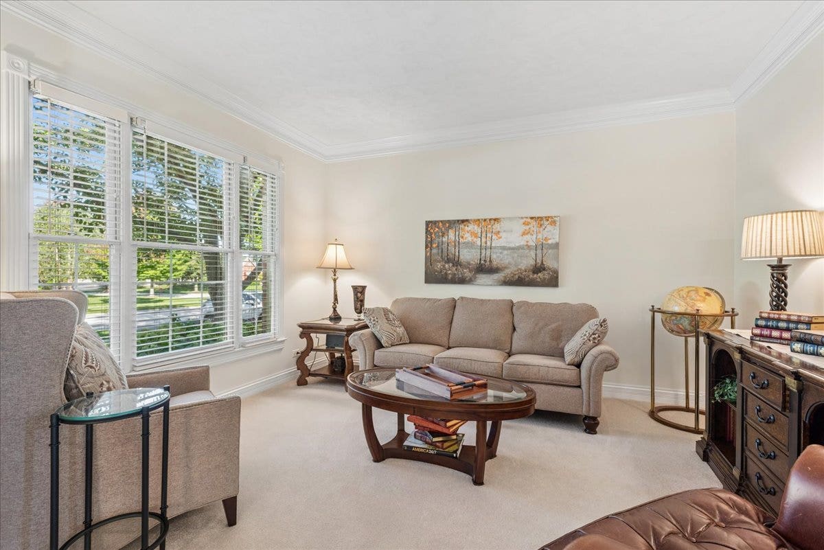 965 Sunflower Drive, Geneva, IL 60134