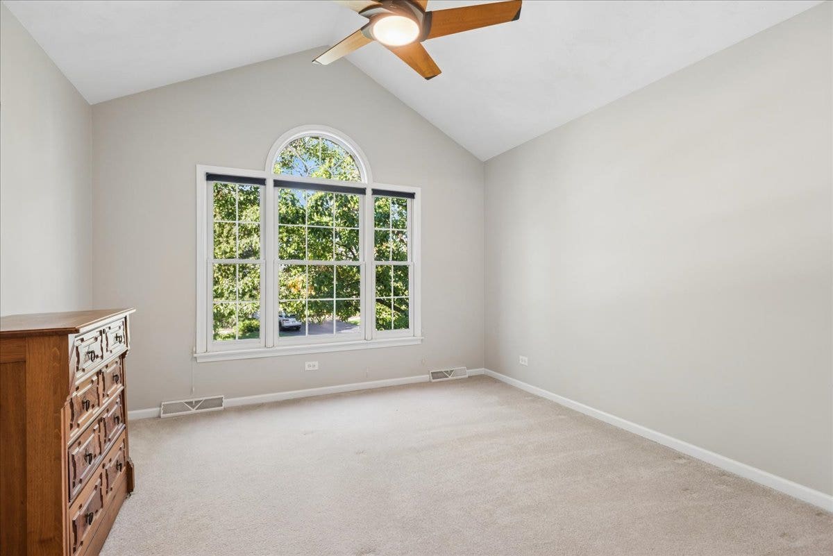 965 Sunflower Drive, Geneva, IL 60134
