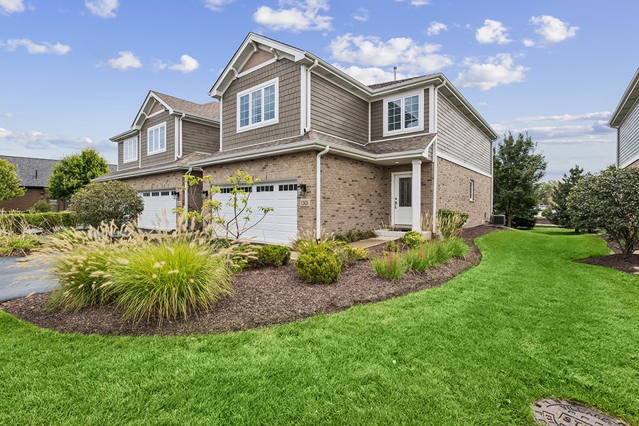 Property photo for 12424 Lacey Drive, Lemont, IL