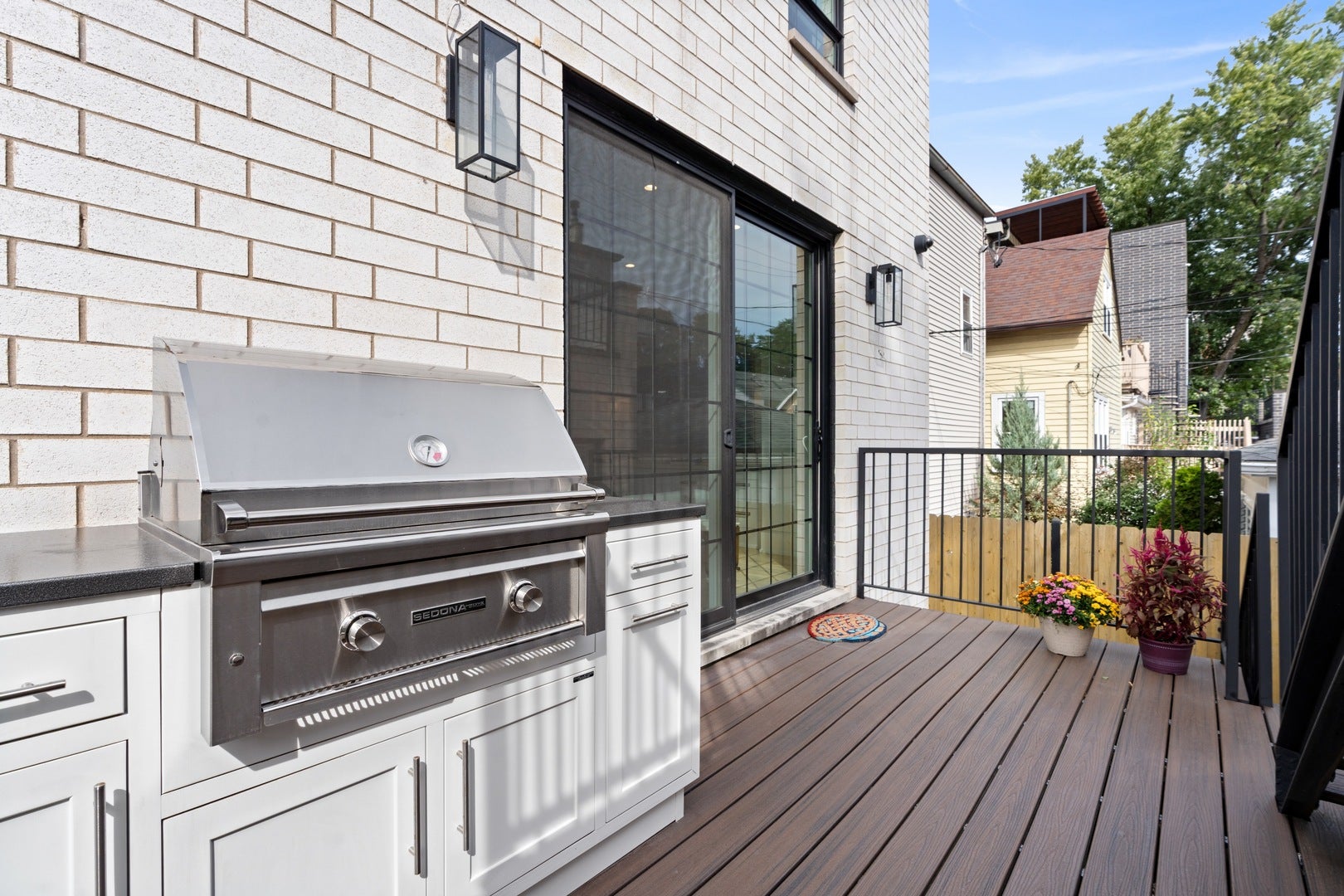 2057 N Oakley Avenue, Chicago, IL 60647 2057 N Oakley Avenue, Chicago, IL 60647