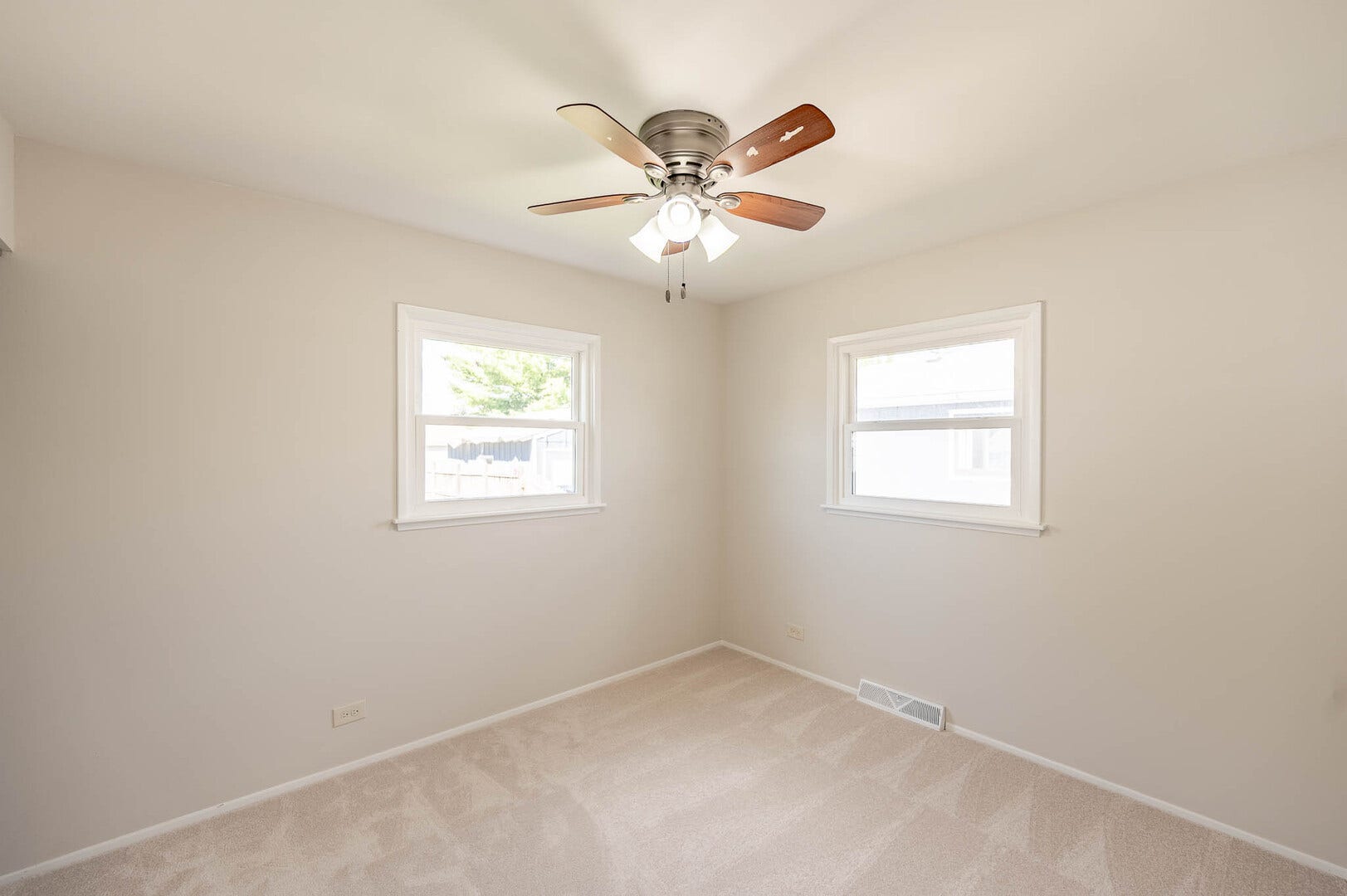 160 S Melrose Avenue, Elgin, IL 60123 160 S Melrose Avenue, Elgin, IL 60123