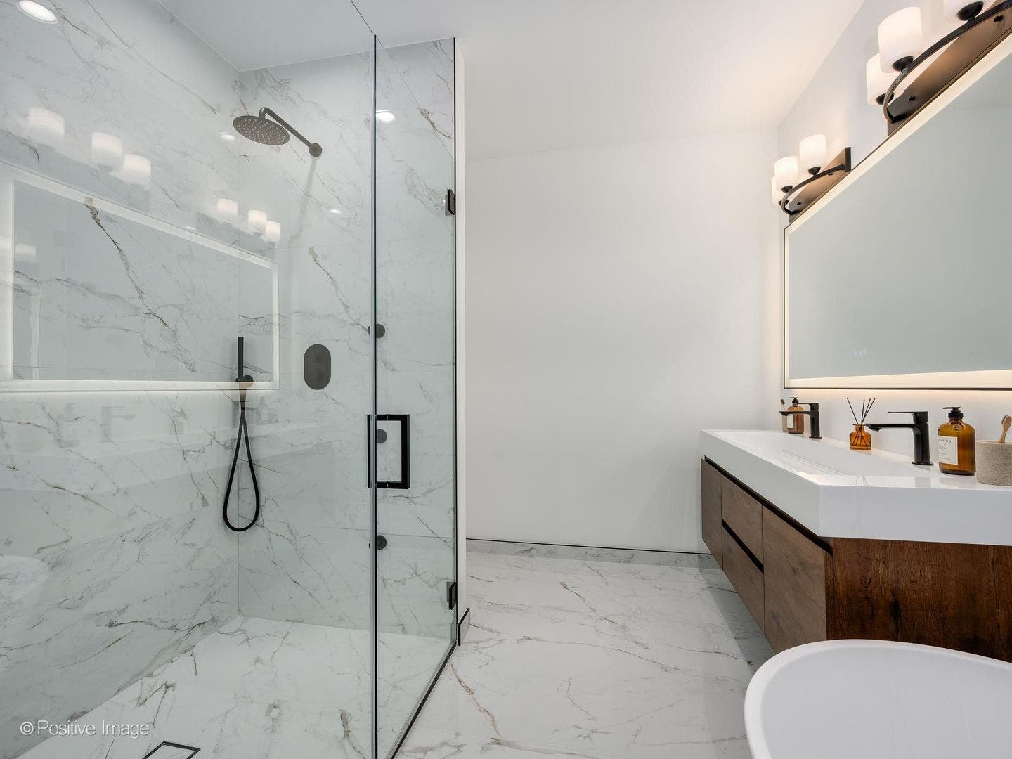 2847 N Damen Avenue, #1, Chicago, IL 60618