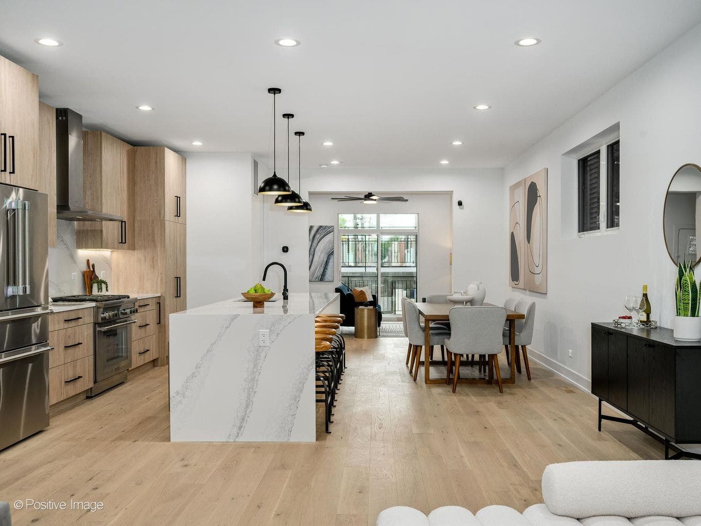 2847 N Damen Avenue, #1, Chicago, IL 60618