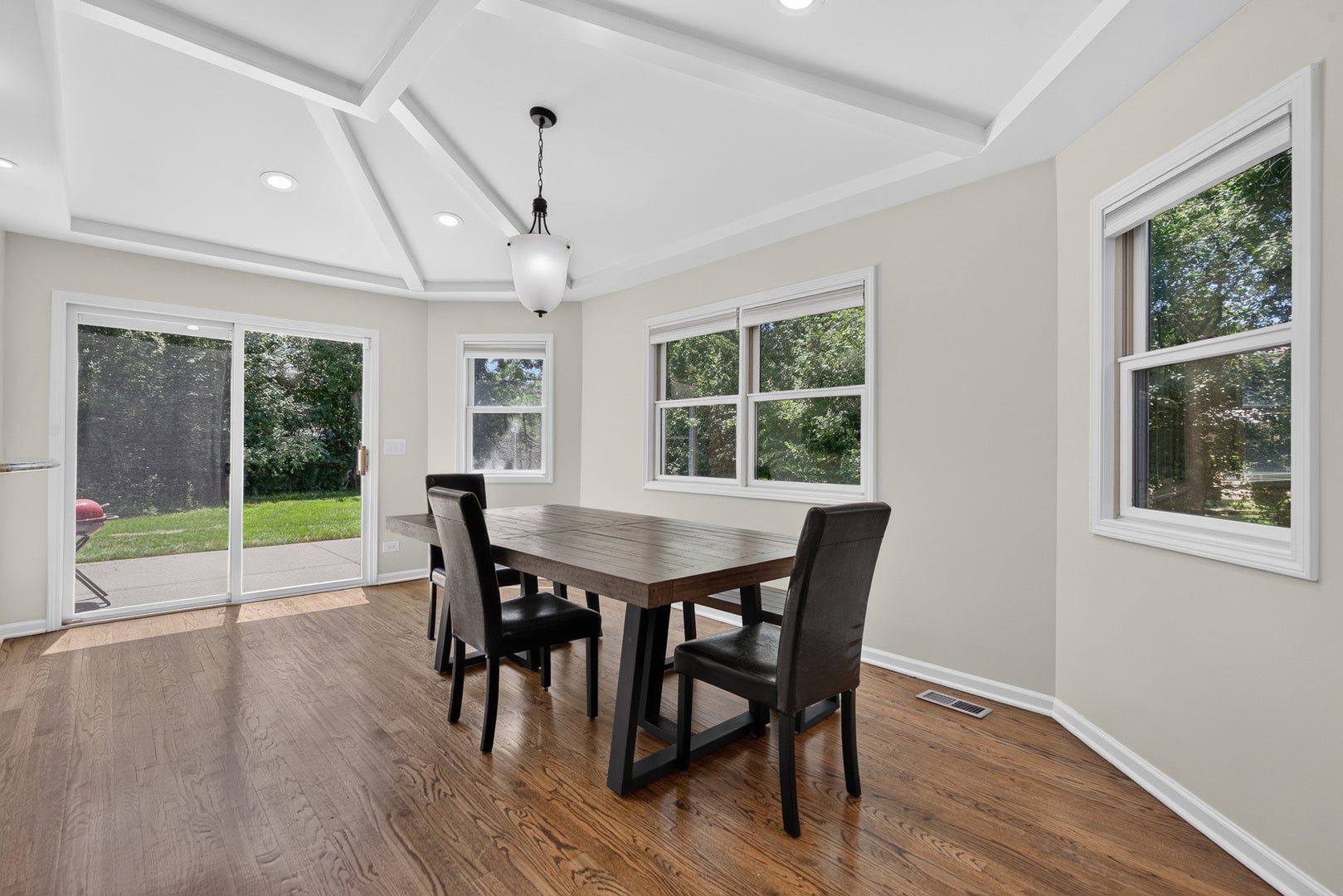 316 Fox Run Drive, Northbrook, IL 60062 316 Fox Run Drive, Northbrook, IL 60062