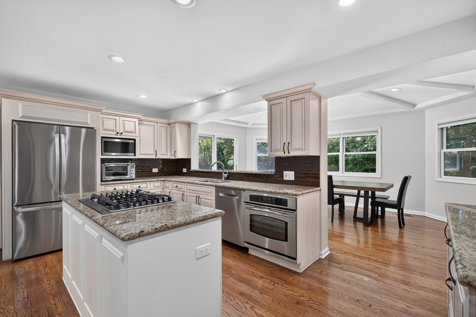 316 Fox Run Drive, Northbrook, IL 60062 316 Fox Run Drive, Northbrook, IL 60062