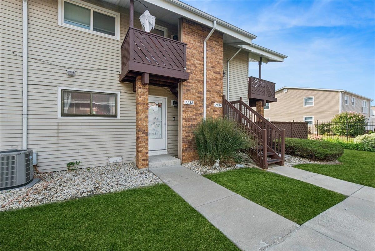 7932 164th Court, #251, Tinley Park, IL 60477