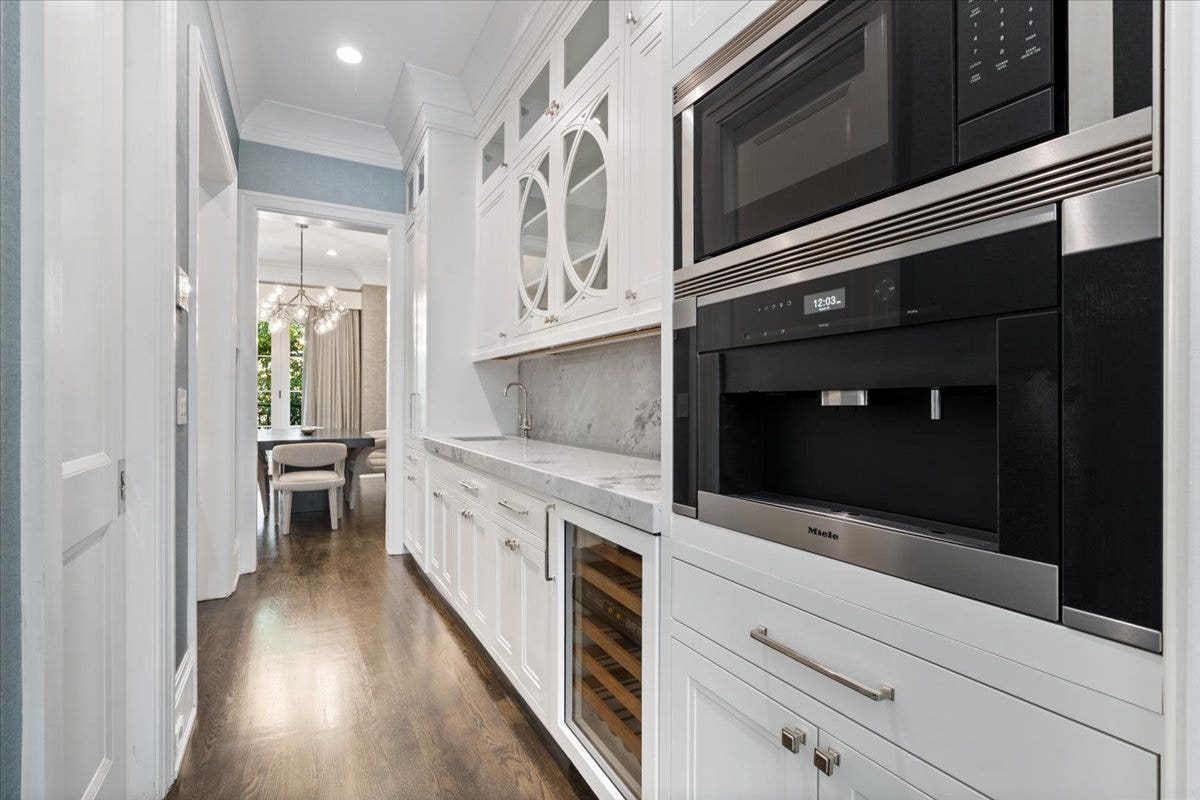 451 W Deming Place, Chicago, IL 60614