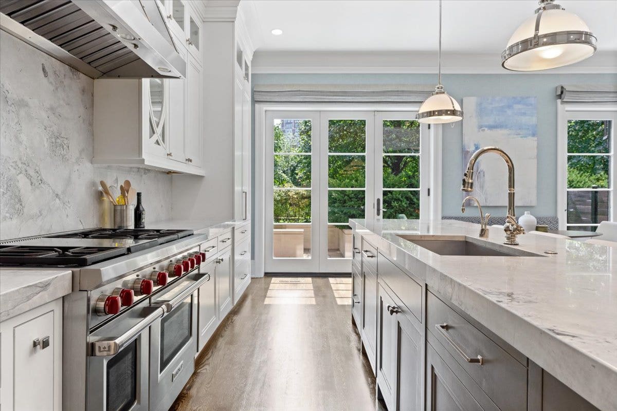 451 W Deming Place, Chicago, IL 60614