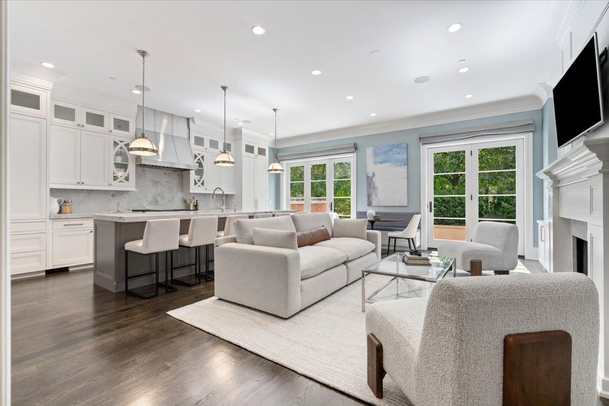 451 W Deming Place, Chicago, IL 60614